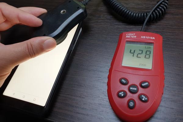 Luminozitate display ASUS ZenFone Max Pro (M1)