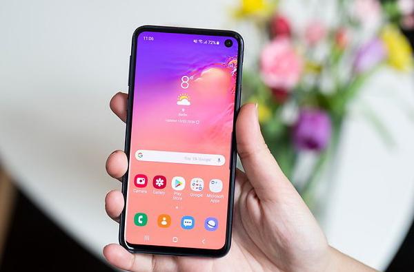 Mini Turul Magazinelor #120: Prima oară când văd Motorola Moto G8 Plus listat + redus, Galaxy S10e la discount