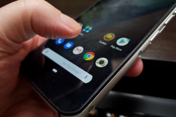 CAT S52: Hardware midrange, dar învelişul e cel care contează