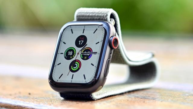 <b>În 2019 Apple Watch a înregistrat mai multe vânzări decât întreaga industrie de ceasuri din Elveția</b>Încă din decembrie anul trecut aflam faptul că Apple se descurcă foarte bine în zona de purtabile, reușind să rămână lider în segment pe parcursul trimestrului 3. Acum avem și date raportate la nivelul