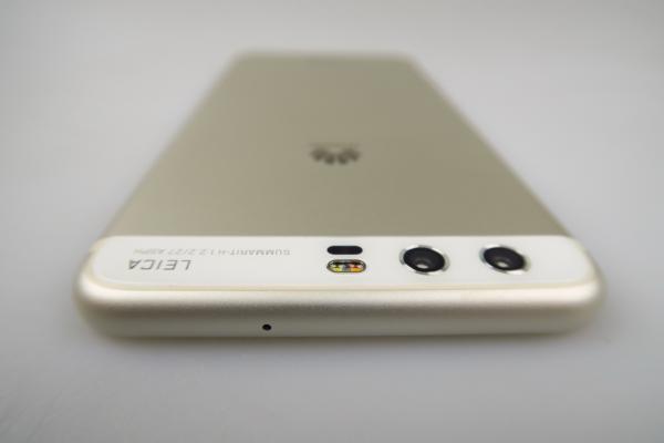 Huawei P10: Design metalic, mai rotunjit decât la P9