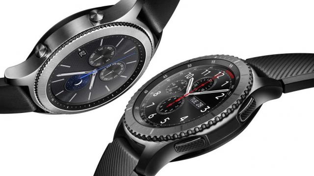 <b>Samsung Gear S3 debutează în oferta celor de la QuickMobile.ro; iată cât costă noul smartwatch!</b>De astăzi în oferta celor de la QuickMobile.ro regăsim și smartwatch-ul Samsung Gear S3 în varianta Classic, un purtabil cu display circular și margine rotativă ce rulează sistemul de operare Tizen OS. La interiorul său regăsim un procesor 