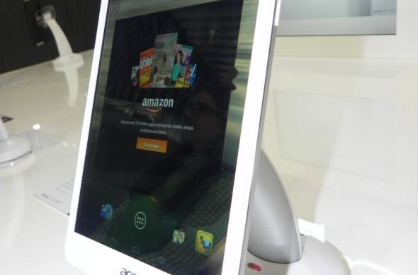 Acer Iconia A1-830 hands on preview: tabletă accesibilă cu carcasă din aluminiu și ecran de 7.9 inch (Retro MWC 2014 - Video): dscn5060jpg.jpg