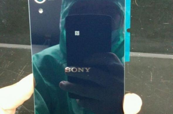 Panoul spate al lui Sony Xperia Z3 Își face apariția În noi fotografii hands-on: 70a7cbd0gw1eircp1fkv4j20g40lhwft.jpg