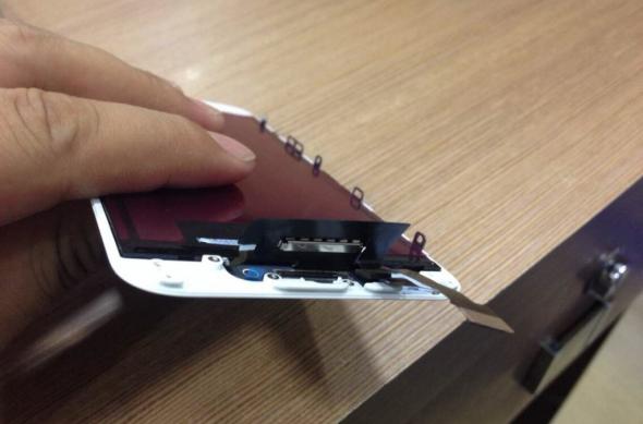 Noi imagini cu panoul frontal al lui iPhone 6 și componente de iPad Air 2 apar pe web: 239a52ba.jpg