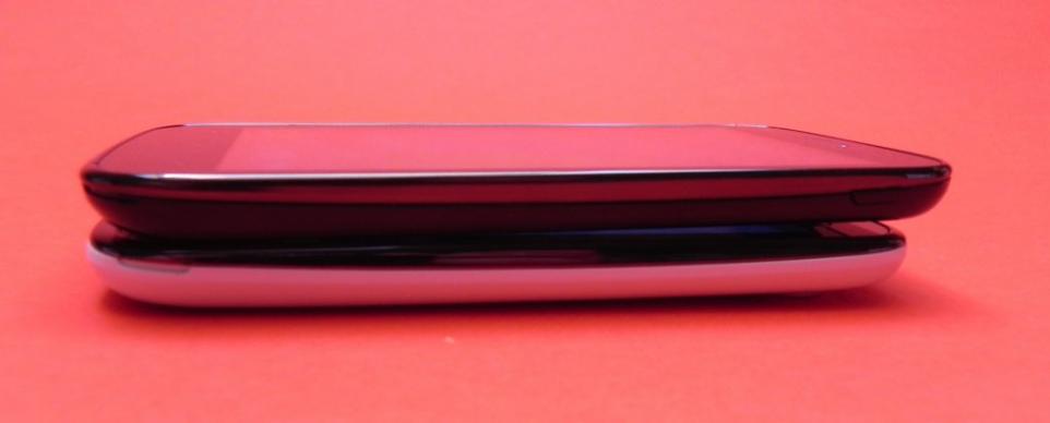 Review E-Boda Eruption V200 Quad Core: ecran și cameră atractive, baterie și acustică mai puțin impresionante (Video): e_boda_eruption_v200_review_mobilissimo_ro_10jpg.jpg