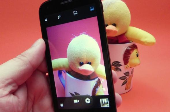 Review E-Boda Eruption V200 Quad Core: ecran și cameră atractive, baterie și acustică mai puțin impresionante (Video): e_boda_eruption_v200_review_mobilissimo_ro_35jpg.jpg