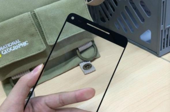 Panoul frontal al lui ZTE Nubia X6 apare pe web, redefinește noțiunea de edge to edge: zte_nubia_x6_bezel_01.jpg