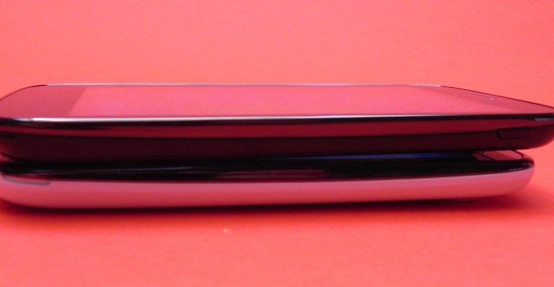 Review E-Boda Eruption V200 Quad Core: ecran și cameră atractive, baterie și acustică mai puțin impresionante (Video): e_boda_eruption_v200_review_mobilissimo_ro_10jpg.jpg