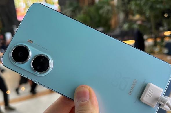 Huawei nova 10 SE - Fotografii Hands-On de la evenimente: HUAWEI-Nova-10-SE_001.jpg