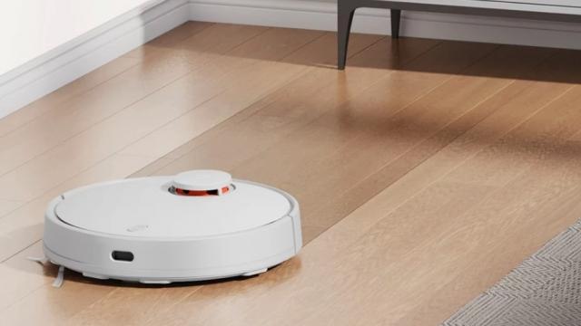 <b>Aspiratorul robot Xiaomi Mijia Vacuum-Mop 3C primește reducere pe Cafago + livrare rapidă din depozit european</b>Dacă te afli în căutarea unui aspirator robot, ai putea alege astăzi modelul Xiaomi Mijia Vacuum-Mop 3C, care după cum și numele sugerează, aduce și funcționalitate de mop. Îl găsim în oferta celor de la Cafago, iar vestea bună este că pe lângă 