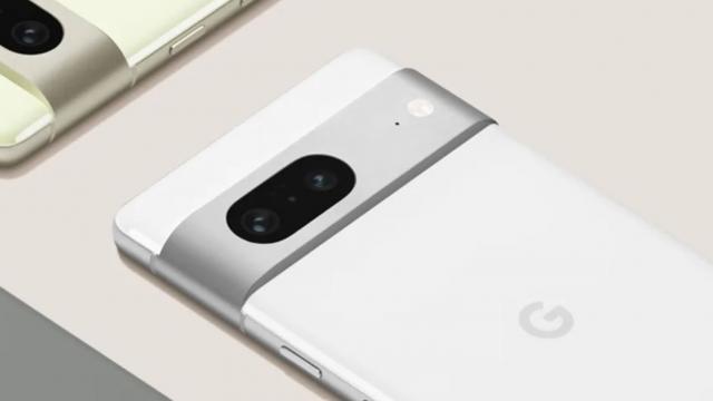 <b>Google Pixel 7 primeşte specificaţii complete înainte de lansare; Fără prea multe noutăţi faţă de Pixel 6</b>Săptămâna viitoare avem eveniment de lansare Google, cel în cadrul căruia vor debuta Pixel 7, Pixel 7 Pro, Pixel Watch şi cu puţin noroc şi un telefon pliabil. Între timp azi recapitulăm specificaţiile lui Pixel 7 pentru a afla dacă sunt multe noutăţi 