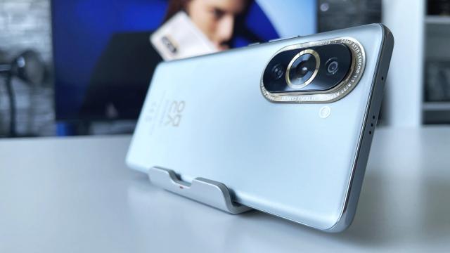 <b>Huawei nova 10 Pro: Hardware cu upgrade-uri binevenite la cameră, baterie faţă de nova 9 Pro</b>Huawei nova 10 Pro vine cu acelaşi procesor ca şi predecesorul său, un Qualcomm Snapdragon 778G 4G. Nu ar fi stricat un Snapdragon 778G+, dar diferenţele sunt minime între ele. Snapdragon 7 Gen 1 a apărut prea târziu şi încă nu a ajuns pe telefoane