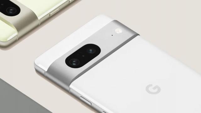 <b>Google Pixel 6 va primi noile funcții disponibile pe seria Pixel 7 până la finalul anului</b>Google a dezvăluit recent noua serie de telefoane Pixel 7, compusă dintr-o variantă standard și una Pro. Noile modele aduc și un procesor Tensor nou, G2, care a facilitat adăugarea de noi funcții exclusive care diferențiază telefoanele de restul