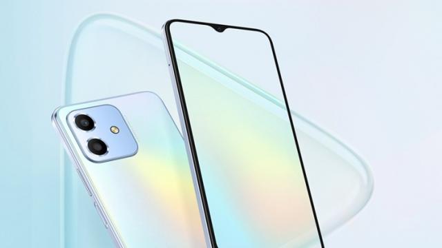 <b>Honor Play 6C debutează oficial; Smartphone midrange cu display de 90Hz, procesor Snapdragon 480 5G și încărcare la 22.5W</b>Azi am aflat că Honor pregătește un prim smartphone axat pe performanță, de gaming chiar - Honor X40 GT. Înainte ca acel model să fie prezentat însă, a debutat și Honor Play 6C. Este vorba despre un smartphone accesibil cu notch picătură pentru camera