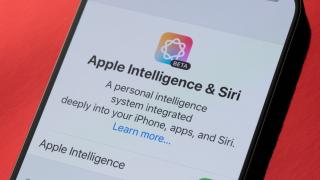 Siri ar putea primi în sfârșit un upgrade serios! Apple analizează colaborări cu OpenAI și Anthropic