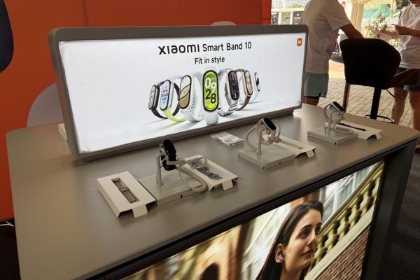 Xiaomi Smart Band 10 cu autonomie de 21 de zile și peste 150 de moduri sportive; test rapid la ParkLake