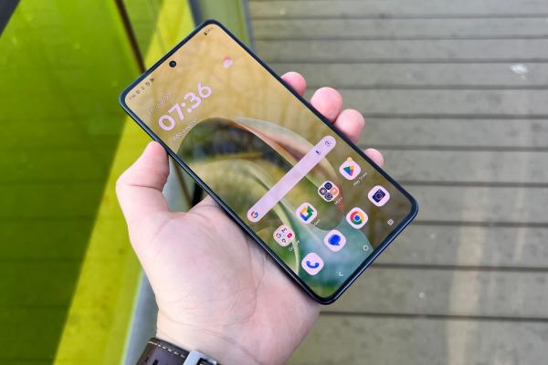 Motorola moto g86 - Design (2)
