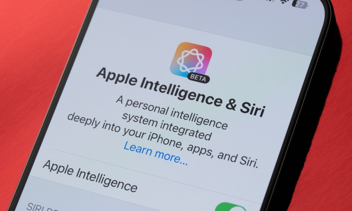 Siri ar putea primi în sfârșit un upgrade serios! Apple analizează colaborări cu OpenAI și Anthropic