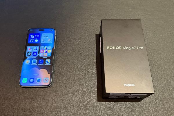 Primul contact cu Honor Magic7 Pro: Unboxing, design și performanță de top