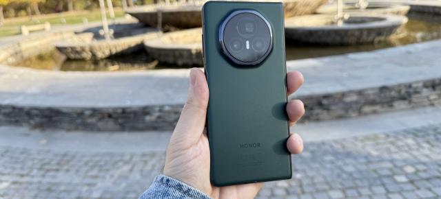 HONOR Magic V3: Camera greu de întrecut în segmentul pliabilelor acum