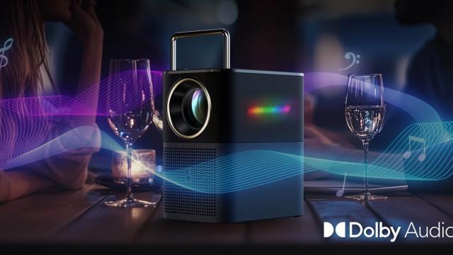 <b>TCL A1 a debutat! Videoproiector portabil cu Google TV ce promite o experiență cinematografică on-the-go</b>Proiectoarele portabile câștigă tot mai mult teren datorită dimensiunilor compacte și funcțiilor all-in-one. Iată că TCL a lansat un astfel de model numit A1. E vorba despre un videoproiector ce livrează imagini Full HD și rulează Google TV