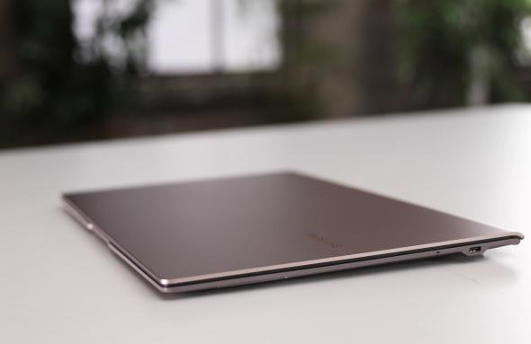 Samsung Galaxy Book S, fotografii oficiale: image1.jpg