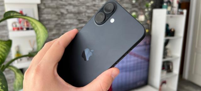 Apple iPhone 16 Plus Unboxing: Telefon de Netflix și gaming, acum și cu buton Camera