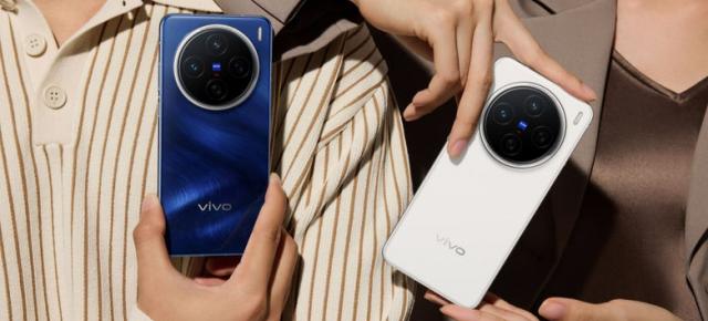 vivo X200 Pro Mini chiar există și îl vedem în imagini oficiale, cu modul uriaș de cameră în spate