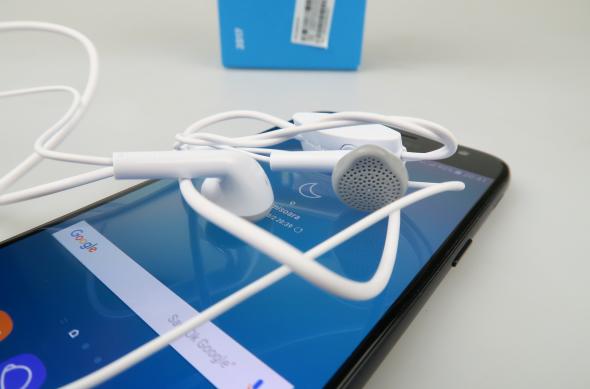 Samsung Galaxy J5 (2017) - Galerie foto Mobilissimo.ro: Samsung-Galaxy-J5-(2017)_007.JPG