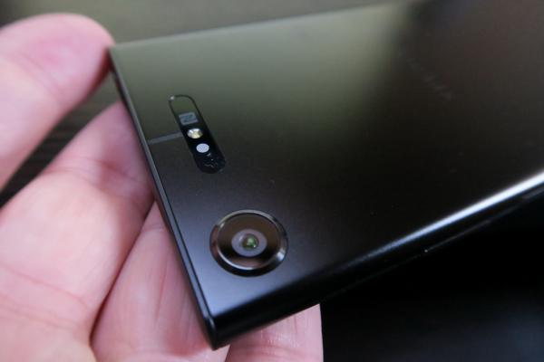 Sony Xperia XZ1: Design clasic, acelaşi de 4 ani, doar că mai rotunjit puţin