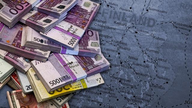 <b>Venitul universal garantat, un concept SF sau o realitate a următoarei jumătăţi de secol?</b>În ultima vreme se vorbește mult și despre ideea unui venit universal garantat, o idee ce pentru moment poate suna ca un concept SF. Nu se exclude însă posibilitatea ca pe viitor să fie implementat un asemenea program și pentru a vedea 