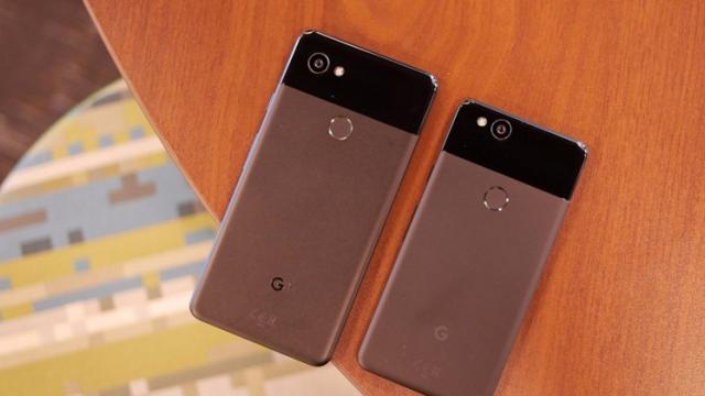 <b>Smartphone-ul anulat Google "Muskie" urma să vină cu baterie de 3830 mAh și era produs de HTC; mari șanse să ajungă pe piață drept U11 Plus</b>Dacă vă amintiți, în această vară au apărut și informații referitoare la un al 3-lea model Google Pixel, unul cunoscut sub numele de cod "Muskie". Acesta era produs de către HTC și urma să ajungă pe piață drept Pixel 2 XL, asta dacă nu