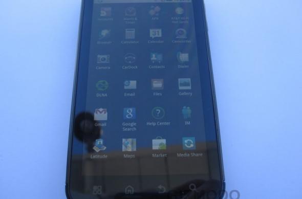 Smartphone-ul Motorola Olympus, "cumpărat din târg"?! Doar la americani!: motolthree.jpg