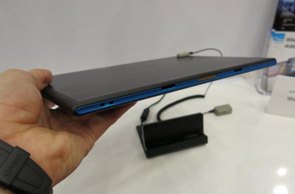 MWC 2013: Fujitsu Arrows Tab Q852/F Într-o scurtă experienta hands on (Video): fujitsu_arrows_tab_q852_f_06jpg.jpg