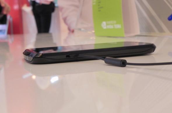 MWC 2012: Fujitsu Arrows Ultra hands on - telefonul cu camera de 13 MP pentru care Îi invidiem pe japonezi (Video): dscn0890jpg.jpg