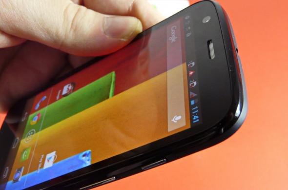 Motorola Moto G Unboxing: scoatem din cutie un telefon dual SIM cu pedigree (Video): motorola_moto_g_unboxing_mobilissimo_ro_53jpg.jpg
