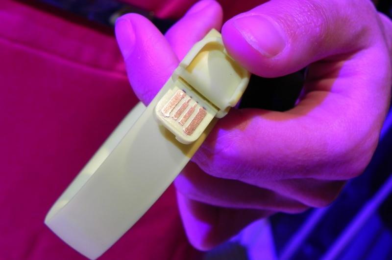 MWC 2014: Huawei TalkBand B1 hands on preview - un accesoriu cochet, o brățară smart reușită (Video): dscn4171jpg.jpg