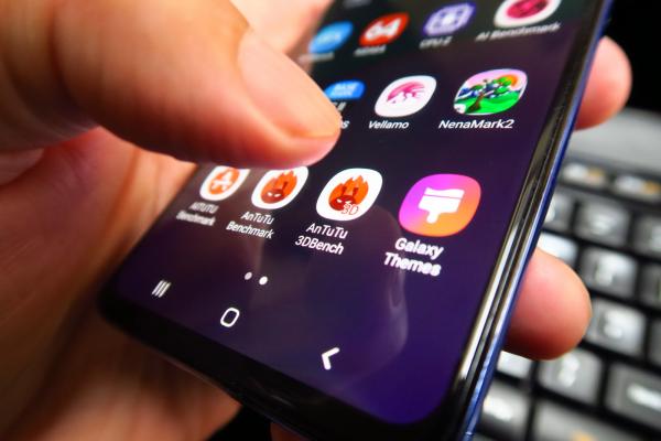 Samsung Galaxy A41: Benchmark-uri tipic midrange, dar utilizarea reală e fără lag