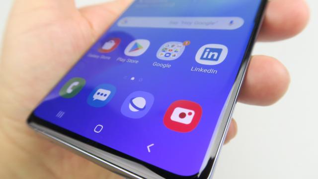 <b>One UI 3.0 are beta-ul amânat pe telefoanele Samsung Galaxy S10 şi alte modele din cauza consumului mare de energie</b>Se pare că Samsung ar fi decis să suspende programul open beta pentru One UI 3.0 pentru mai bine de jumătate de duzină de telefoane Galaxy din 2019 şi 2020. Motivul ar fi "probleme tehnice"