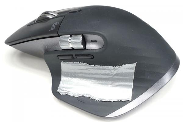 Mouse-urile premium Logitech se fac lipicioase după câteva săptămâni; jurnalist japonez ironizează problema cu soluții DIY
