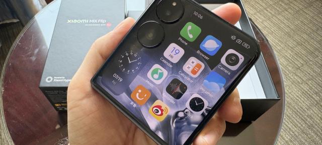 Xiaomi Mix Flip 2 apare în teasere oficiale și vine cu o baterie mare