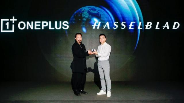 <b>S-a rupt lanțul de iubire între OnePlus și Hasselblad? OnePlus 15 ar putea avea altă tehnologie optică</b>OnePlus pare pregătită să lase în urmă colaborarea cu Hasselblad, cel puțin dacă ne luăm după cele mai recente informații apărute în presa chineză. Potrivit tipsterului Digital Chat Station, viitorul flagship al companiei – OnePlus 15 – va introduce