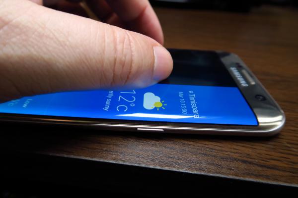 Samsung Galaxy S7 Edge Design