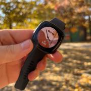 Fitbit Versa 4 Review: ceas de fitness discret, o scuză pentru a îţi crea obiceiuri bune şi mai sănătoase