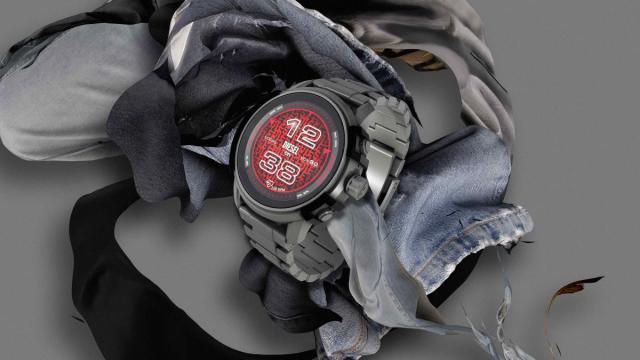 <b>Diesel anunță ceasul Griffed gen 6, cu procesor Snapdragon Wear 4100+, wear OS 3</b>Diesel, brand fashion apreciat pentru hainele sale are şi ceasuri în portofoliu, inclusiv modele smart. Azi apare unul nou și anume Griffed Gen6 cu wear OS 3 şi procesor Snapdragon Wear 4100+. Vine cu GPS şi alte dotări smart pe care

