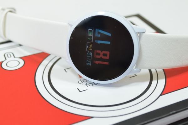 Prezentare NewWear Q8; Smartwatch accesibil și arătos ce măsoară pulsul și tensiunea arterială