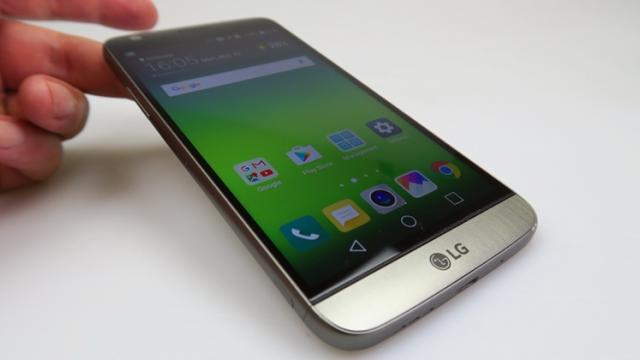 <b>LG G5 şi LG V20 se pregătesc să primească actualizarea la Android Oreo</b>O veste bună sosește astăzi pentru posesorii de terminale LG G5 și LG V20, aceea că handset-urile lor se pregătesc pentru actualizarea la Android 8.0 Oreo în perioada următoare. Deși update-ul vine după mai bine de un an de așteptare