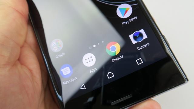 <b>Turul Magazinelor #454: FIFA 19 la precomandă, lacăt cu scanner de amprente şi telefon 4K la preţ bun</b>Astăzi avem pentru voi numeroase oferte, inclusiv produse disponibile la precomandă precum jocul FIFA 19 care vine în această toamnă oficial pe PS4 dar și pe alte platforme. Avem de asemenea pe lista de recomandări și un telefon cu ecran 4K