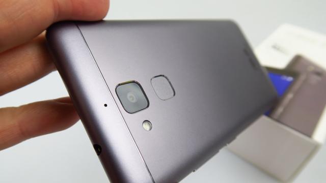 <b>iHunt desfășoară o campanie de vânzări flash în fiecare vineri! Astăzi ASUS ZenFone 3 Max la reducere</b>Descoperim astăzi faptul că în fiecare zi de vineri cei de la iHunt desfășoară o campanie de vânzări flash de la ora 16:00, ofertă în care întâlnim o serie variată de produse cu prețuri atractive. Nu lipsesc telefoanele de pe listă, dar avem și